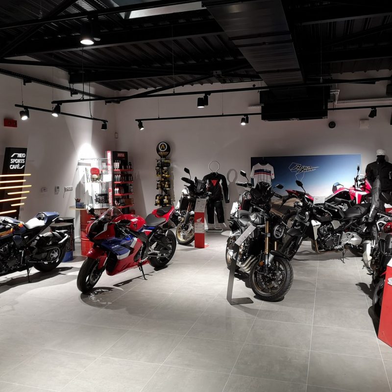 128257109_10224798418606653_2515333651408293309_N 800X800 | Vonthron Professionnels Rénovation et agrandissement d’une concession moto HONDA – Dafy Motos à COLMAR Mulhouse