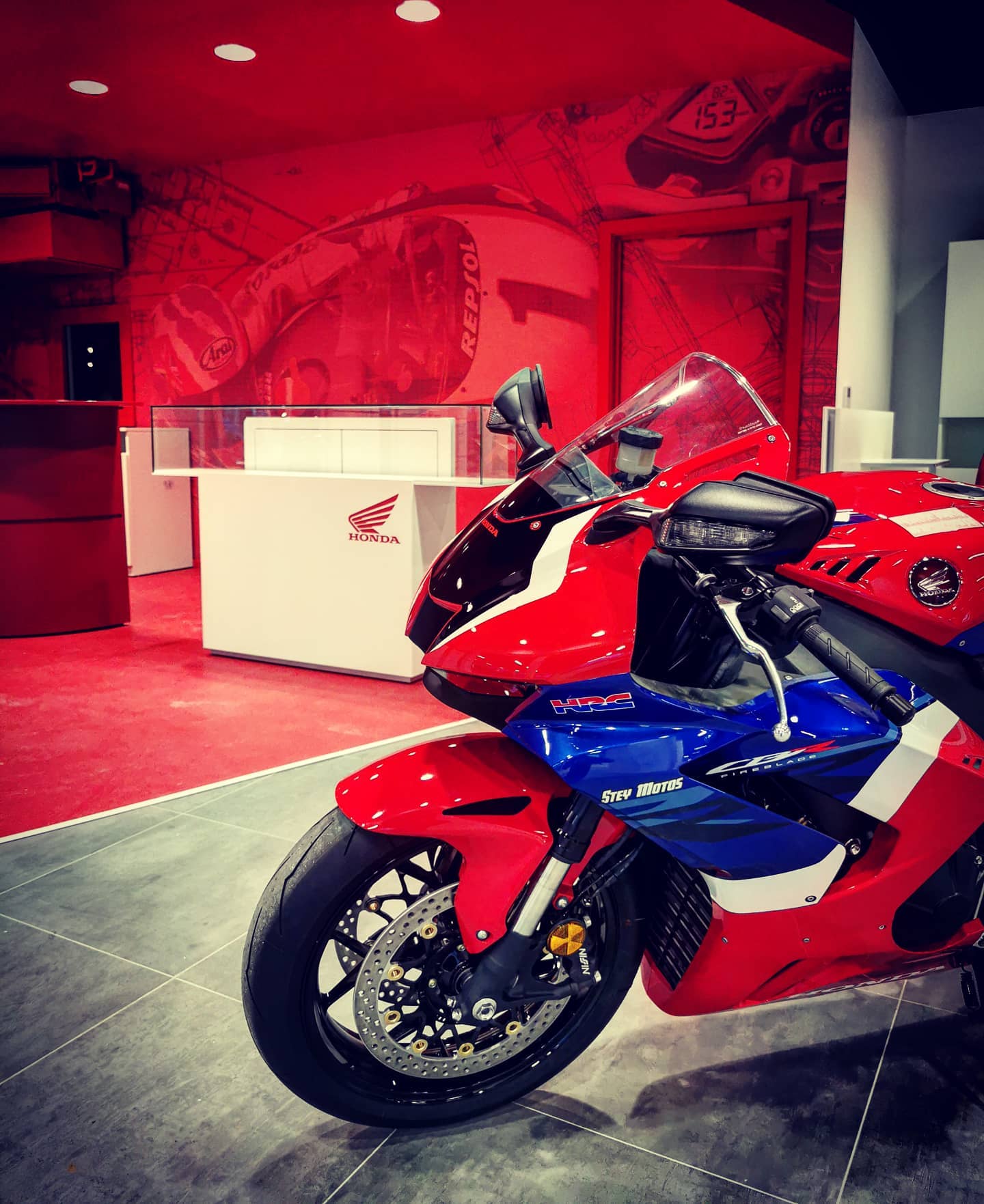 160577504_1928574877294717_6261863334320005902_N | Vonthron Professionnels Rénovation et agrandissement d’une concession moto HONDA – Dafy Motos à COLMAR Cernay 2